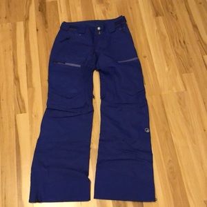 Too small. NEVER WORN